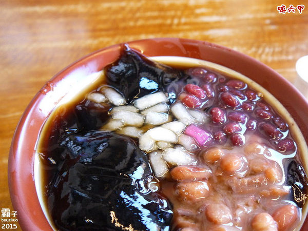 嘛六甲傳統豆花：嘛六甲豆花，傳統豆花好吃，嫩仙草也值得一嚐～