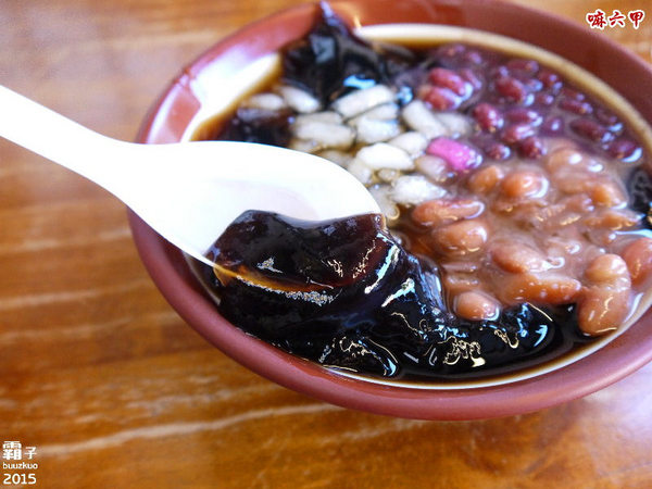 嘛六甲傳統豆花：嘛六甲豆花，傳統豆花好吃，嫩仙草也值得一嚐～