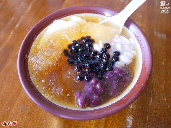 嘛六甲傳統豆花：嘛六甲豆花，傳統豆花好吃，嫩仙草也值得一嚐～