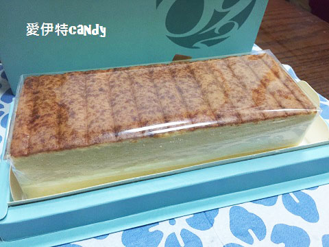 麵包劇場 Alter Ego 1892：『宅配零嘴_麵包劇場 Alter Ego 1892』綿密的舒芙蕾蛋糕，更特別的大手筆的草莓牛軋糖阿~~