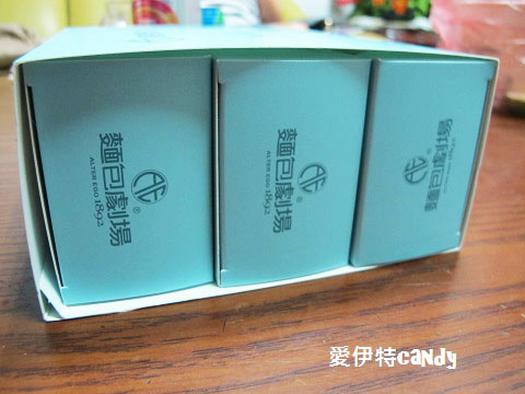 麵包劇場 Alter Ego 1892：『宅配零嘴_麵包劇場 Alter Ego 1892』綿密的舒芙蕾蛋糕，更特別的大手筆的草莓牛軋糖阿~~