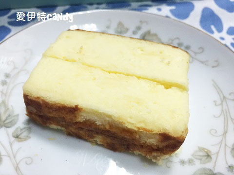 麵包劇場 Alter Ego 1892：『宅配零嘴_麵包劇場 Alter Ego 1892』綿密的舒芙蕾蛋糕，更特別的大手筆的草莓牛軋糖阿~~