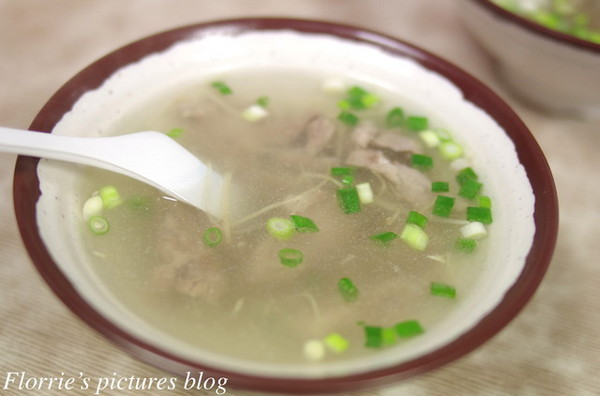 周家烏醋乾麵：土城區美食~周家烏醋乾麵~簡單味美的小店！