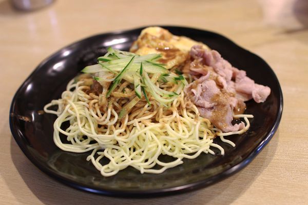 【新莊美食】新月涼麵-誰說涼麵就只能有麵?也能有肉有蛋