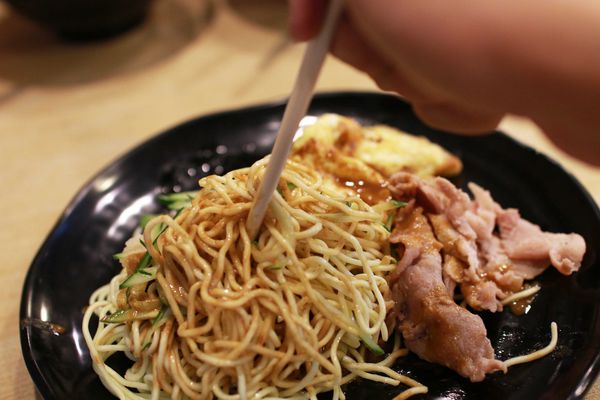 【新莊美食】新月涼麵-誰說涼麵就只能有麵?也能有肉有蛋