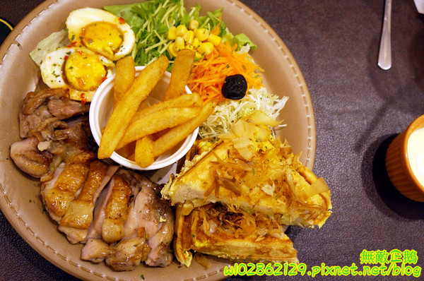 提摩希歐式餐坊(台南東安店):【台南-東區】搗蛋x披薩x安格斯牛...炸蛋/起司蜜薯條/免服務費《提摩希歐式餐坊》