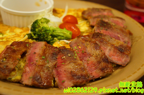 提摩希歐式餐坊(台南東安店):【台南-東區】搗蛋x披薩x安格斯牛...炸蛋/起司蜜薯條/免服務費《提摩希歐式餐坊》