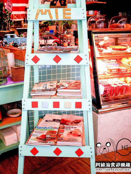 【桃園早午餐】小咩手作輕食廚房-女孩最愛!!色彩繽紛可愛小店．早午餐/漢堡/甜點/咖啡