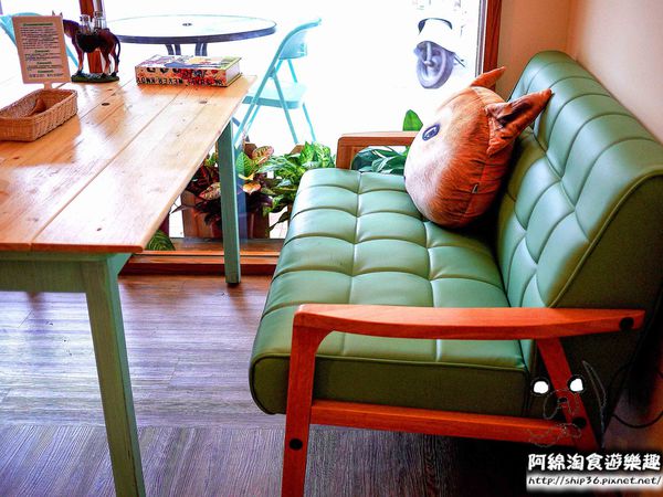 【桃園早午餐】小咩手作輕食廚房-女孩最愛!!色彩繽紛可愛小店．早午餐/漢堡/甜點/咖啡