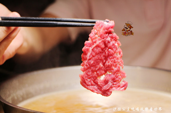 牛ㄅㄟㄅㄟ台灣溫體牛涮牛肉：東區火鍋『牛ㄅㄟㄅㄟ台灣溫體牛涮牛肉』熱炒／商業午餐／消夜/近星據點