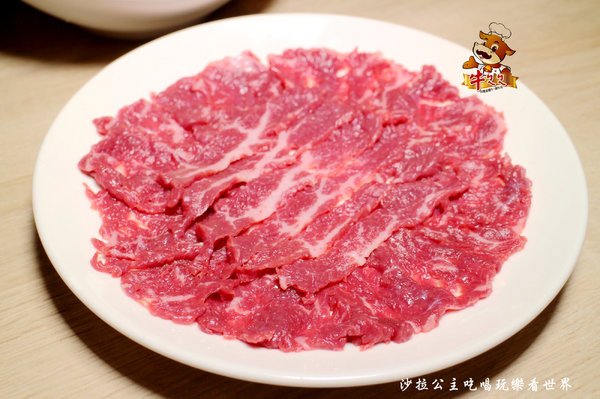 牛ㄅㄟㄅㄟ台灣溫體牛涮牛肉：東區火鍋『牛ㄅㄟㄅㄟ台灣溫體牛涮牛肉』熱炒／商業午餐／消夜/近星據點