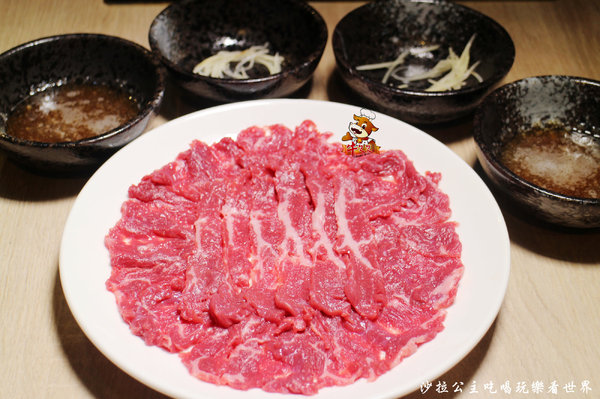 牛ㄅㄟㄅㄟ台灣溫體牛涮牛肉：東區火鍋『牛ㄅㄟㄅㄟ台灣溫體牛涮牛肉』熱炒／商業午餐／消夜/近星據點