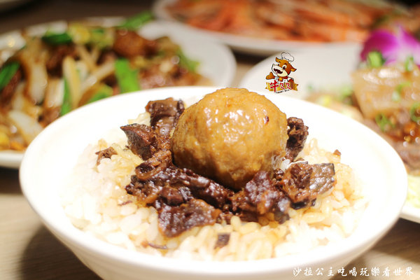 牛ㄅㄟㄅㄟ台灣溫體牛涮牛肉：東區火鍋『牛ㄅㄟㄅㄟ台灣溫體牛涮牛肉』熱炒／商業午餐／消夜/近星據點