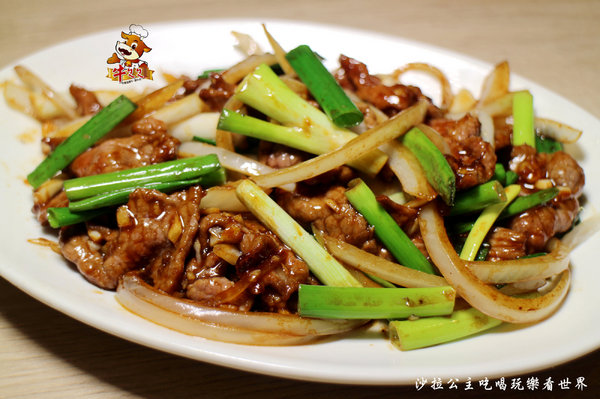 牛ㄅㄟㄅㄟ台灣溫體牛涮牛肉：東區火鍋『牛ㄅㄟㄅㄟ台灣溫體牛涮牛肉』熱炒／商業午餐／消夜/近星據點