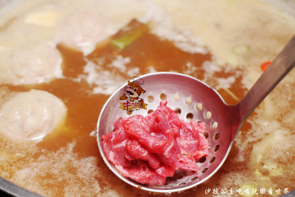 牛ㄅㄟㄅㄟ台灣溫體牛涮牛肉：東區火鍋『牛ㄅㄟㄅㄟ台灣溫體牛涮牛肉』熱炒／商業午餐／消夜/近星據點