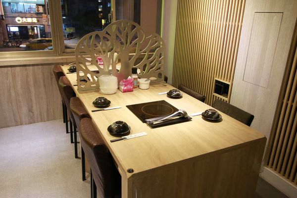 【台北餐廳】牛ㄅㄟㄅㄟ-台灣溫體黃牛涮牛肉火鍋，美味直送