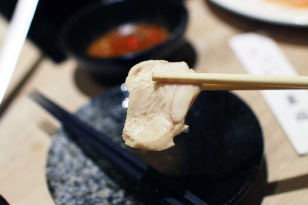 【台北餐廳】牛ㄅㄟㄅㄟ-台灣溫體黃牛涮牛肉火鍋，美味直送