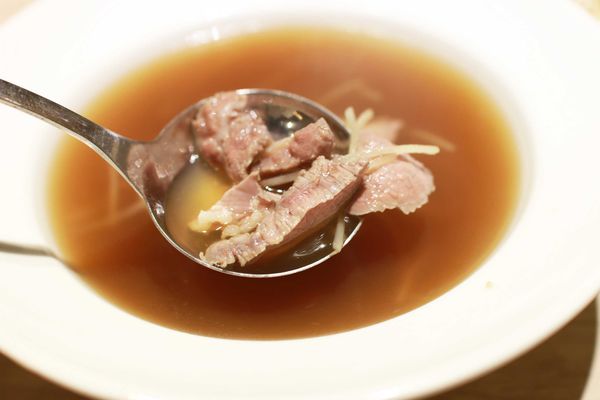 【台北餐廳】牛ㄅㄟㄅㄟ-來自台南的溫體黃牛，美味直送