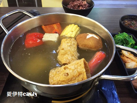 魔樂鍋：『台中逢甲_魔樂鍋』徜徉在音樂與魔術之間，平價的高檔享受