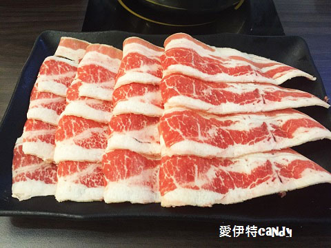 魔樂鍋：『台中逢甲_魔樂鍋』徜徉在音樂與魔術之間，平價的高檔享受