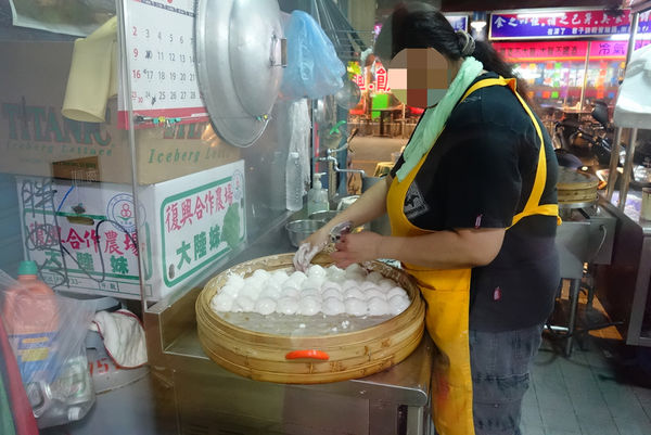 高雄肉圓：高雄肉圓 ~ 賣了半甲子從小攤車賣到店面的手工肉圓 -捷運新店站