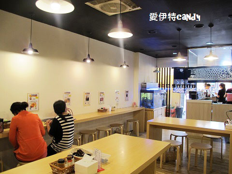 橫手屋(彰化員林店)：『彰化員林_橫手屋』特調豚骨拉麵湯頭好甜阿~~天婦羅拼盤好豐富呢！