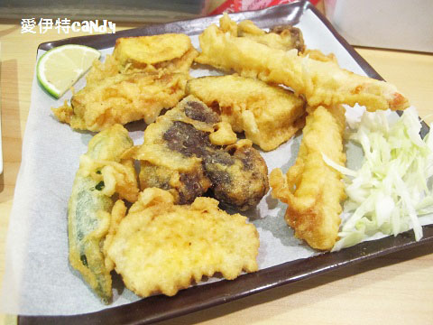 橫手屋(彰化員林店)：『彰化員林_橫手屋』特調豚骨拉麵湯頭好甜阿~~天婦羅拼盤好豐富呢！