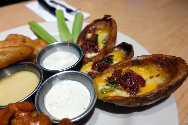 Chili's Grill & Bar 美式休閒餐廳 (大直店)：(胖樺食記)大直美麗華” Chili's 美式休閒餐廳”，超好吃的義大利麵和開胃菜/捷運劍南站/赫士盟餐飲集團