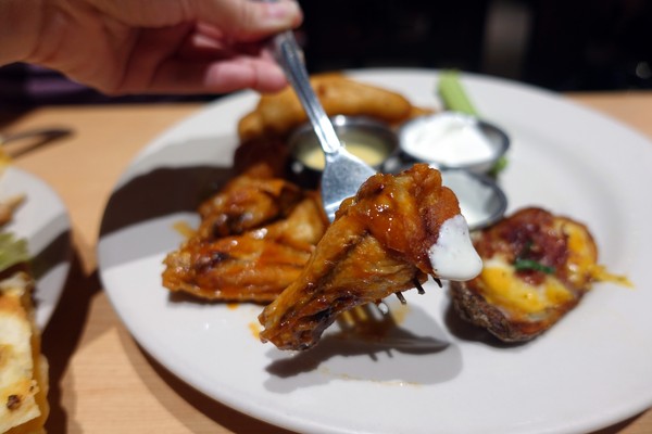 Chili's Grill & Bar 美式休閒餐廳 (大直店)：(胖樺食記)大直美麗華” Chili's 美式休閒餐廳”，超好吃的義大利麵和開胃菜/捷運劍南站/赫士盟餐飲集團