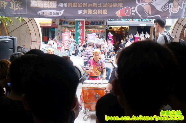 艋舺雞排(台南中正店):【台南-中西區】綜藝天王NONO打造的雞排!~饒舌天王 玖壹壹唱的