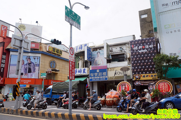 艋舺雞排(台南中正店):【台南-中西區】綜藝天王NONO打造的雞排!~饒舌天王 玖壹壹唱的