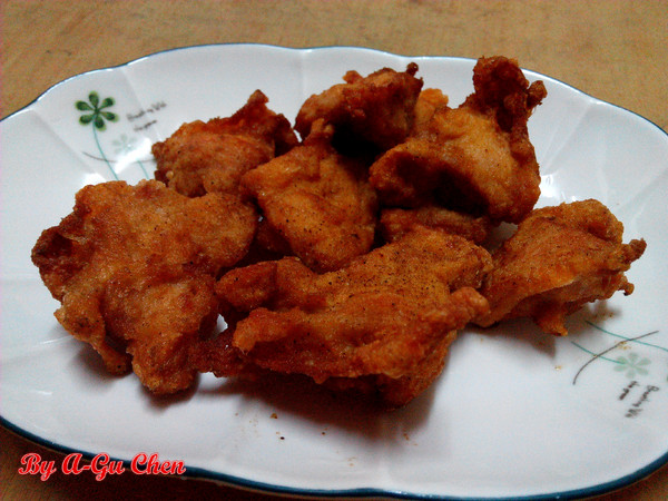 艋舺雞排(台南中正店):【臺南Ω中西區】艋舺雞排(中正店)。皮脆肉厚的大雞排