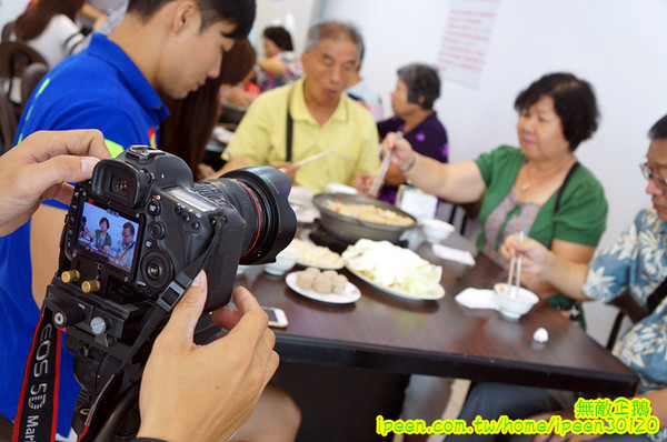 上牛村牛肉火鍋:【台南-中西區】現宰溫體牛x每天直送..意外撞見中天記者採訪~《上牛村牛肉火鍋》