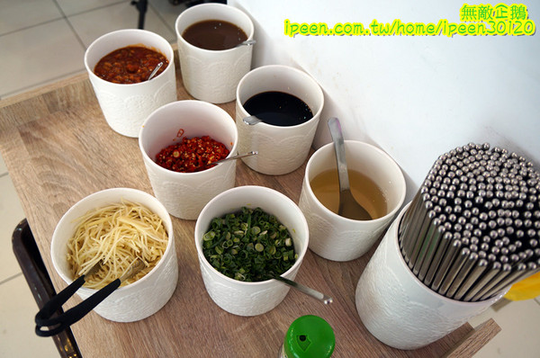 上牛村牛肉火鍋:【台南-中西區】現宰溫體牛x每天直送..意外撞見中天記者採訪~《上牛村牛肉火鍋》