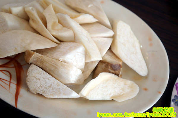 上牛村牛肉火鍋:【台南-中西區】現宰溫體牛x每天直送..意外撞見中天記者採訪~《上牛村牛肉火鍋》