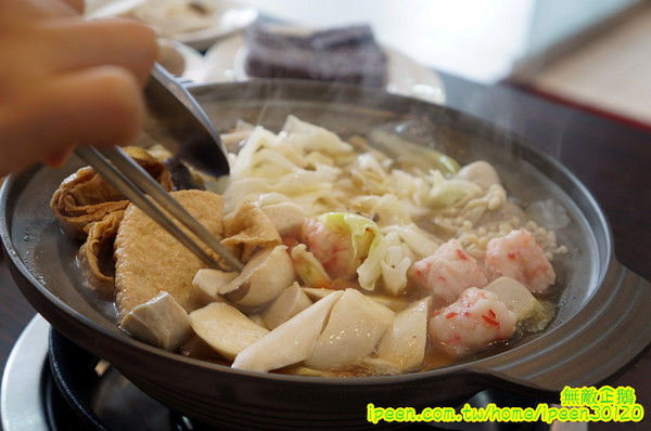 上牛村牛肉火鍋:【台南-中西區】現宰溫體牛x每天直送..意外撞見中天記者採訪~《上牛村牛肉火鍋》