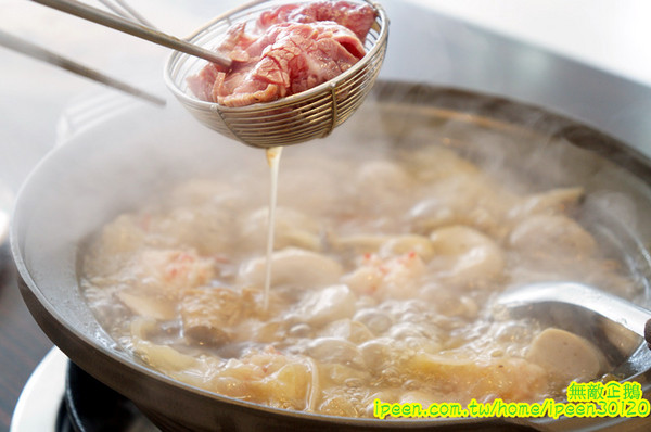 上牛村牛肉火鍋:【台南-中西區】現宰溫體牛x每天直送..意外撞見中天記者採訪~《上牛村牛肉火鍋》