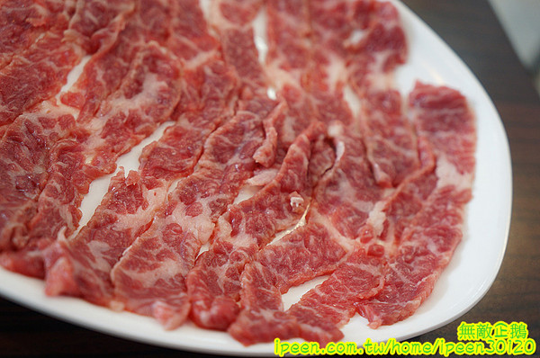 上牛村牛肉火鍋:【台南-中西區】現宰溫體牛x每天直送..意外撞見中天記者採訪~《上牛村牛肉火鍋》