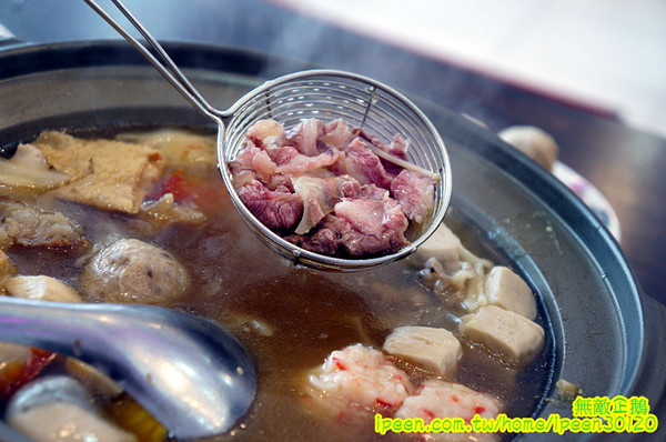 上牛村牛肉火鍋:【台南-中西區】現宰溫體牛x每天直送..意外撞見中天記者採訪~《上牛村牛肉火鍋》