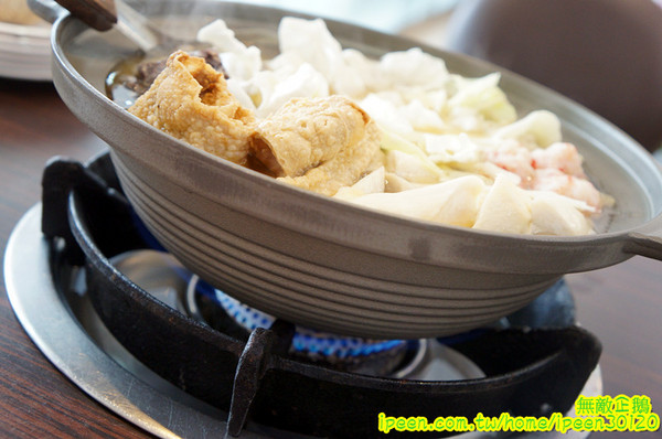 上牛村牛肉火鍋:【台南-中西區】現宰溫體牛x每天直送..意外撞見中天記者採訪~《上牛村牛肉火鍋》