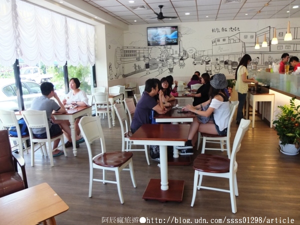 漫時光:【美食特搜。屏東市】漫時光早午餐●輕食●咖啡。起司牛肉漢堡 迷迭香嫩雞 和風咖哩拼盤人氣推薦 我的漫時光就醬吃