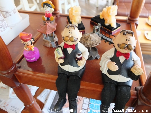 漫時光:【美食特搜。屏東市】漫時光早午餐●輕食●咖啡。起司牛肉漢堡 迷迭香嫩雞 和風咖哩拼盤人氣推薦 我的漫時光就醬吃