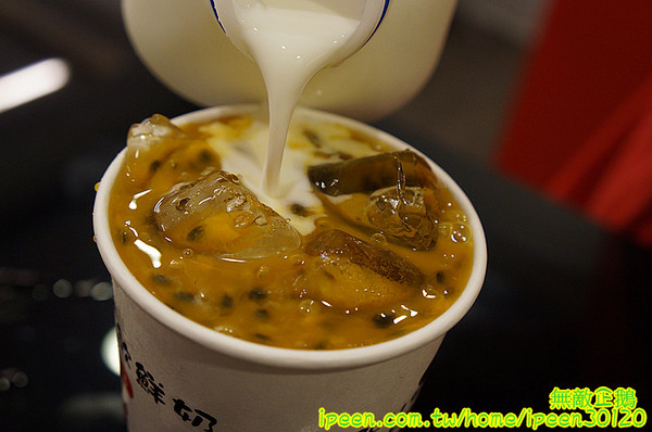 Sweet Tea 鮮奶舖 黑糖粉圓專賣店(崇德店):【台南-東區】手作黑糖粉圓+柳營鮮乳(純生乳)=青蛙撞奶...大推青蛙撞奶.青蛙總動員.檸檬愛玉.黑糖冰茶.黃金奶麥《Sweet Tea 鮮奶舖 黑糖粉圓專賣店》