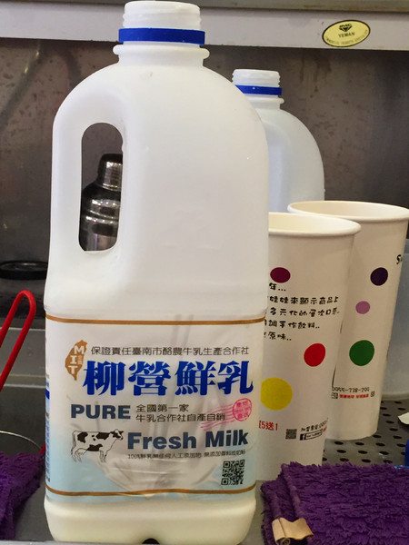 Sweet Tea 鮮奶舖 黑糖粉圓專賣店(崇德店)：[台南]就是愛喝黑糖奶 Q彈波霸萬歲!!! Sweet Tea 鮮奶舖 黑糖粉圓專賣店
