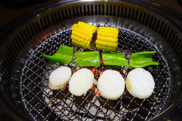 油花炭火燒肉專門店:油花炭火燒肉專門店 ~ 敦南商圈美味燒肉.甜點也不馬虎- 捷運信義安和站