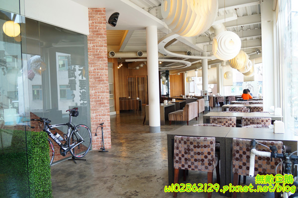 巷木shamu：【台南-安平區】巷子x掰掰啾啾...我在二樓無拘束用餐中..《巷木shamu》(內有抽獎)