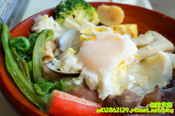 巷木shamu：【台南-安平區】巷子x掰掰啾啾...我在二樓無拘束用餐中..《巷木shamu》(內有抽獎)