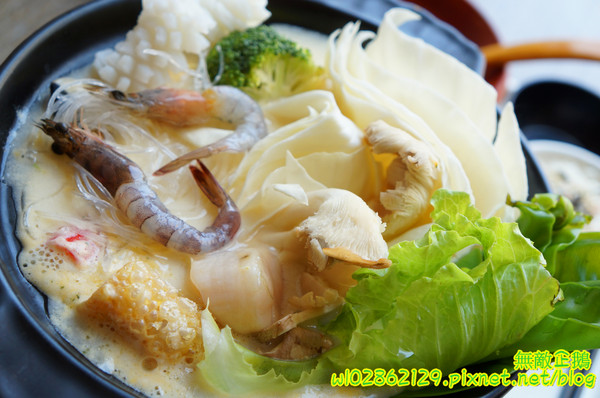 巷木shamu：【台南-安平區】巷子x掰掰啾啾...我在二樓無拘束用餐中..《巷木shamu》(內有抽獎)