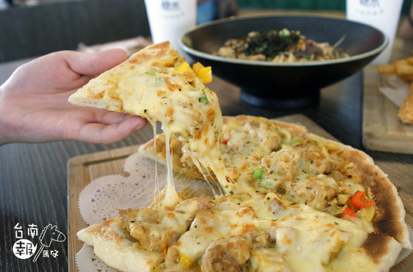 巷木shamu:【台南簡餐火鍋】【中西區】巷木Shamu|多人聚餐絕佳地點。空間寬敞、餐點好吃!