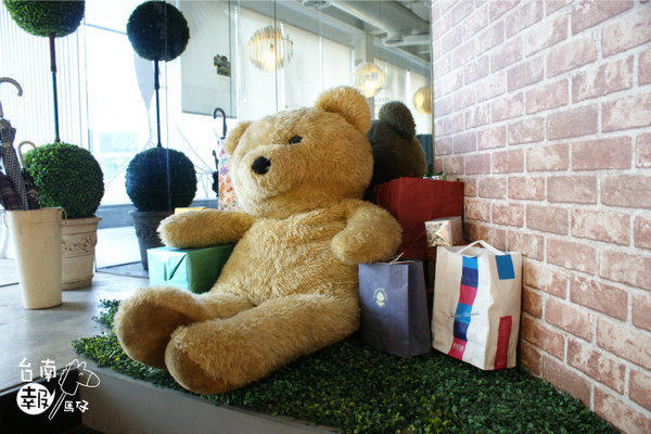 巷木shamu:【台南簡餐火鍋】【中西區】巷木Shamu|多人聚餐絕佳地點。空間寬敞、餐點好吃!